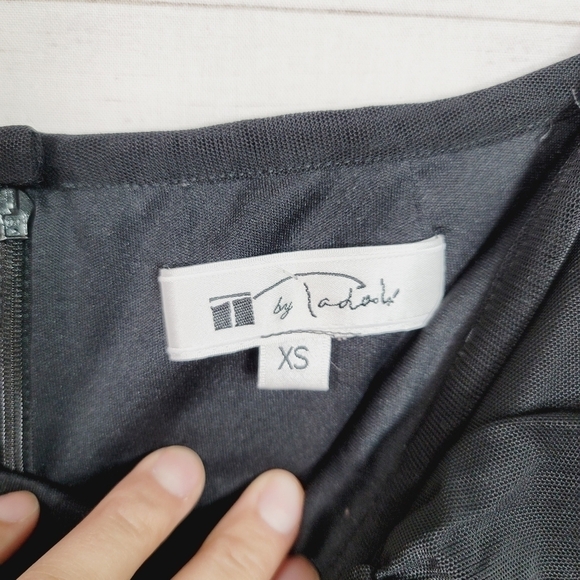 T BY TADASHI VINTAGE BLACK RUCHED STRAPLESS MINI DRESS, SZ XS - Picture 6 of 13